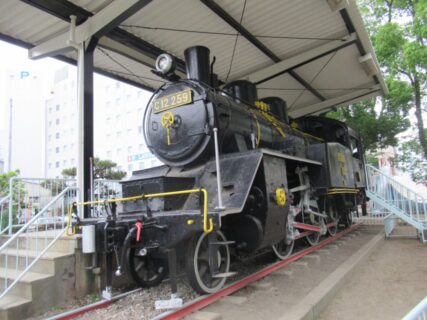 宇和島市の和霊公園にある、蒸気機関車C12259号機。