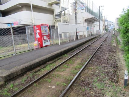 本町六丁目停留場は、愛媛県松山市本町六丁目にある、伊予鉄道の停留場。