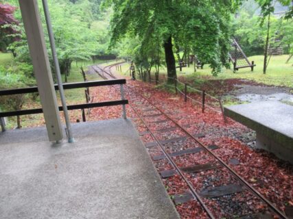 魚梁瀬森林鉄道遺構、魚梁瀬丸山公園にある森の駅やなせ。