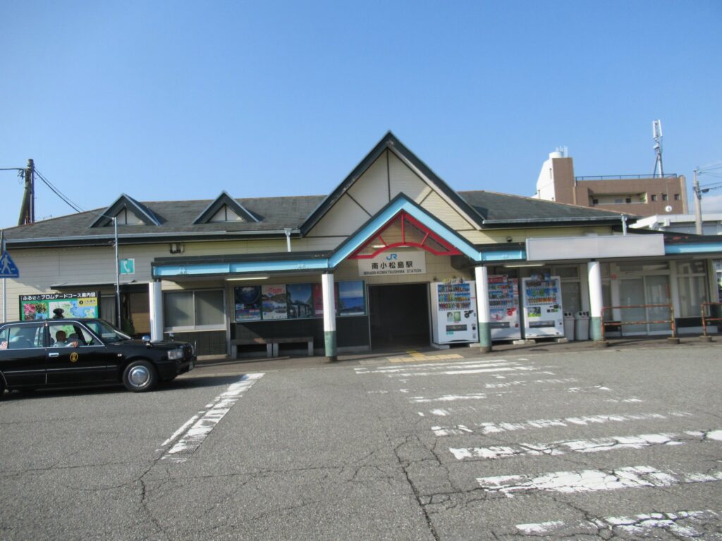 南小松島駅は、徳島県小松島市南小松島町にある、JR四国牟岐線の駅。