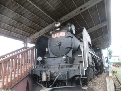 楽寿園に保存されている、蒸気機関車C58形322号機。