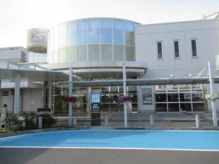 新富士駅は、静岡県富士市川成島にある、JR東海東海道新幹線の駅。