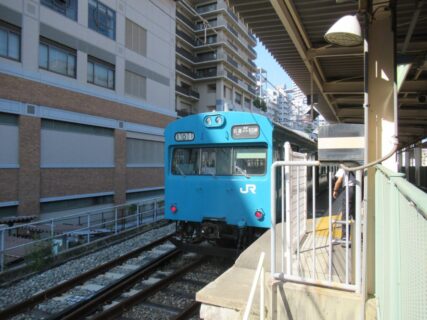 兵庫駅の和田岬線ホームへやって参りました。
