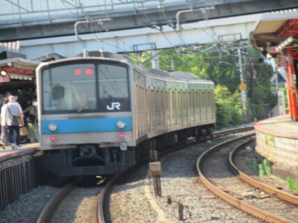 稲荷駅は、京都市伏見区深草稲荷御前町にある、JR西日本奈良線の駅。