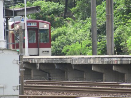東青山駅は、三重県津市白山町上ノ村にある、近畿日本鉄道大阪線の駅。