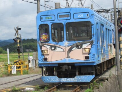 猪田道駅は、三重県伊賀市依那具にある、伊賀鉄道伊賀線の駅。