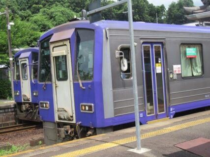 島ヶ原駅は、三重県伊賀市島ヶ原にある、JR西日本関西本線の駅。