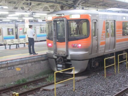 熱海駅在来線ホームから見たのは、313形8000番台ってやつですかね。