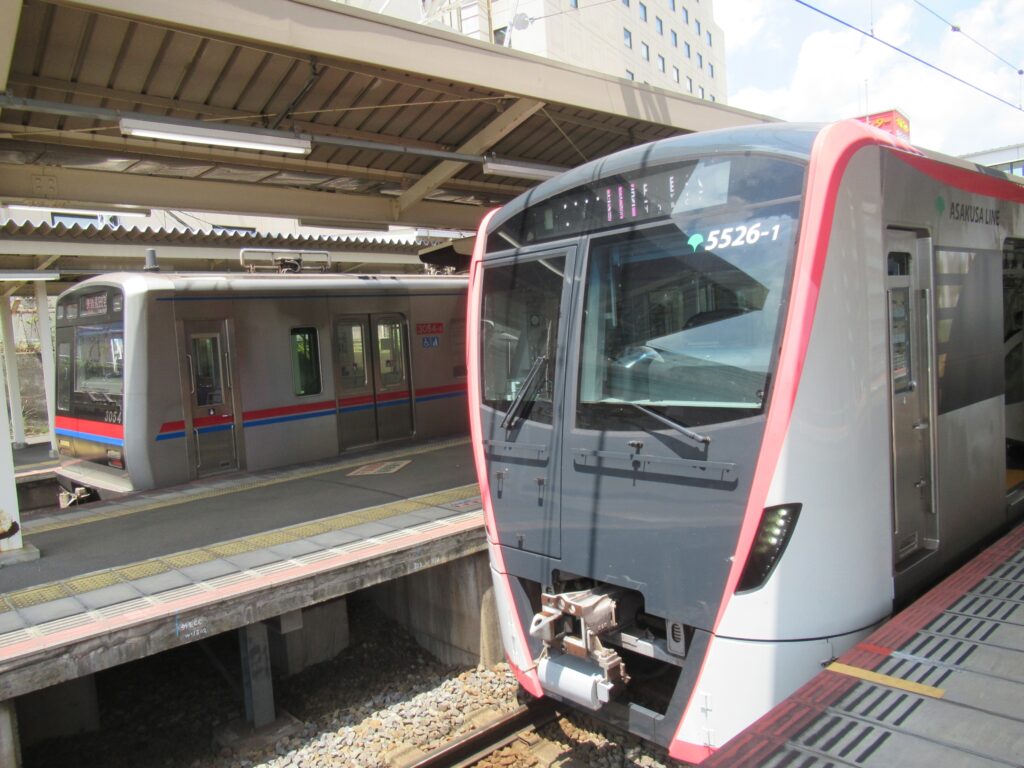 京成成田駅は、千葉県成田市花崎町にある、京成電鉄の駅。