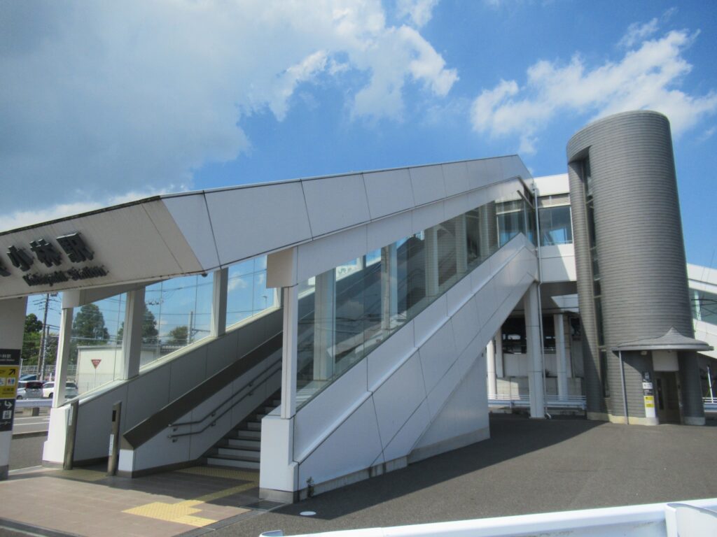 小林駅は、千葉県印西市小林にある、JR東日本成田線の駅。