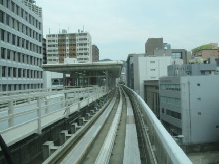 貿易センター駅は、神戸市中央区磯辺通にある、ポートライナーの駅。