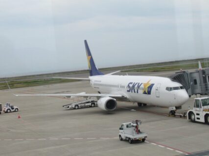 神戸空港からスカイマークで、新千歳空港へ向かいます。