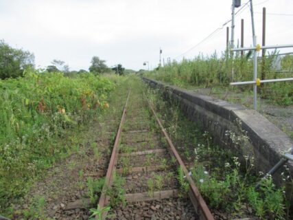 汐見駅は、北海道勇払郡むかわ町にあった、JR北海道日高本線の駅 (廃駅)。