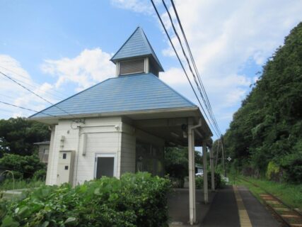 丹後神崎駅は、京都府舞鶴市油江にある、京都丹後鉄道宮津線の駅。