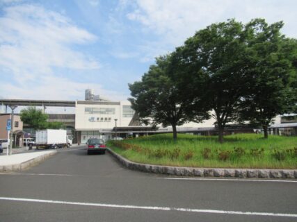 東舞鶴駅は、京都府舞鶴市浜町にある、JR西日本の駅。