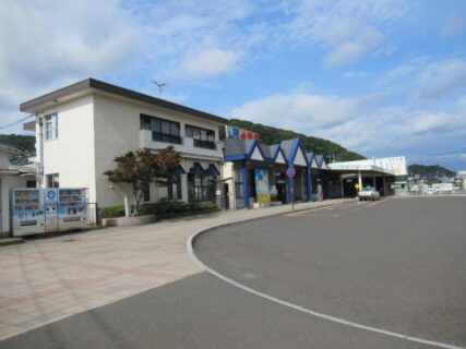小浜駅は、福井県小浜市駅前町にある、JR西日本小浜線の駅。