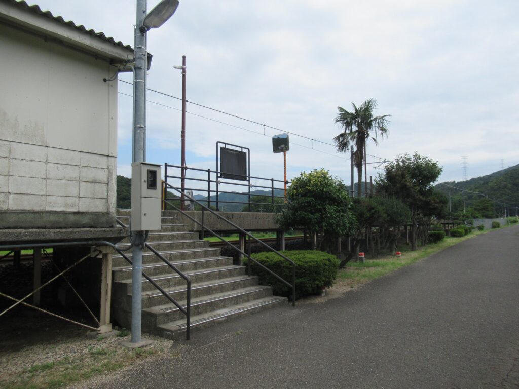 東美浜駅は、福井県三方郡美浜町太田にある、JR西日本小浜線の駅。