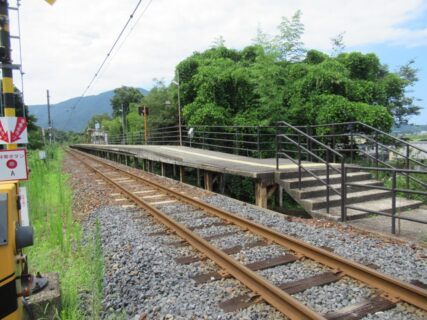 西敦賀駅は、福井県敦賀市山泉にある、JR西日本小浜線の駅。