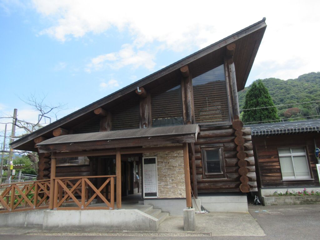 新疋田駅は、福井県敦賀市疋田にある、JR西日本北陸本線の駅。