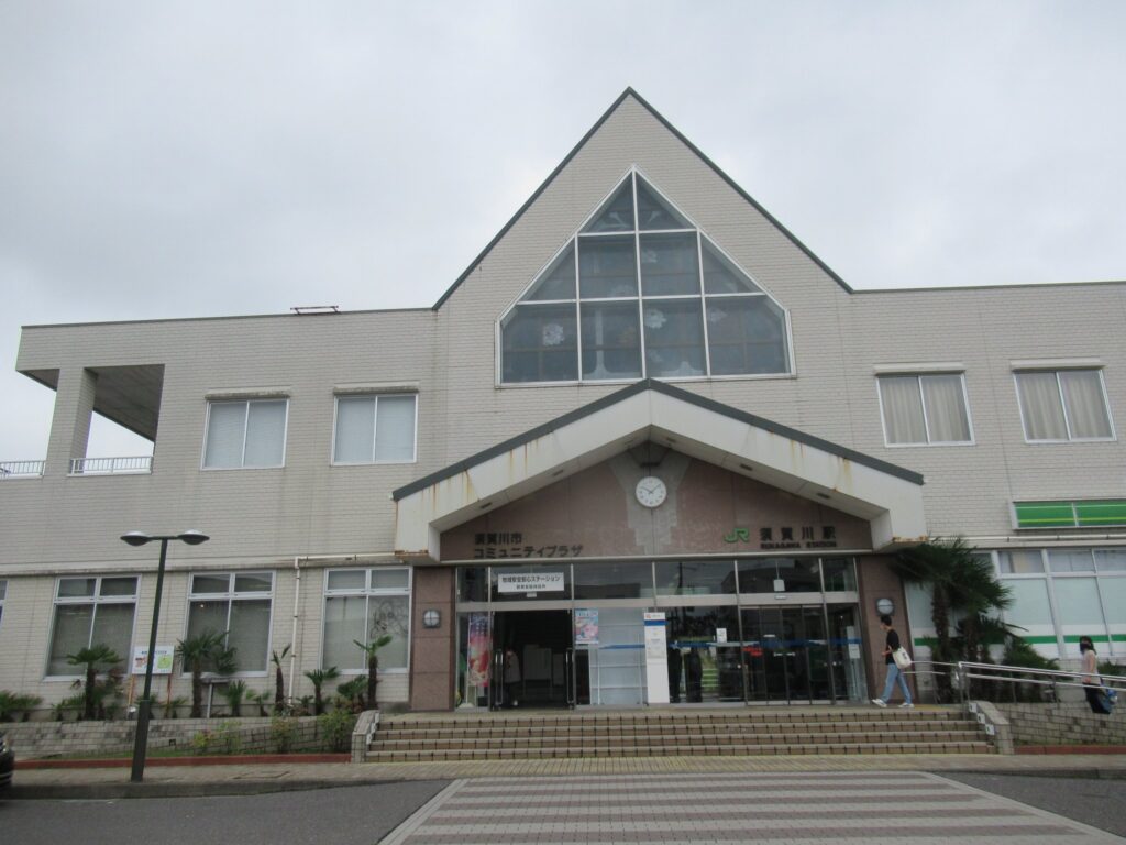 須賀川駅は、福島県須賀川市中山にある、JR東日本東北本線の駅。