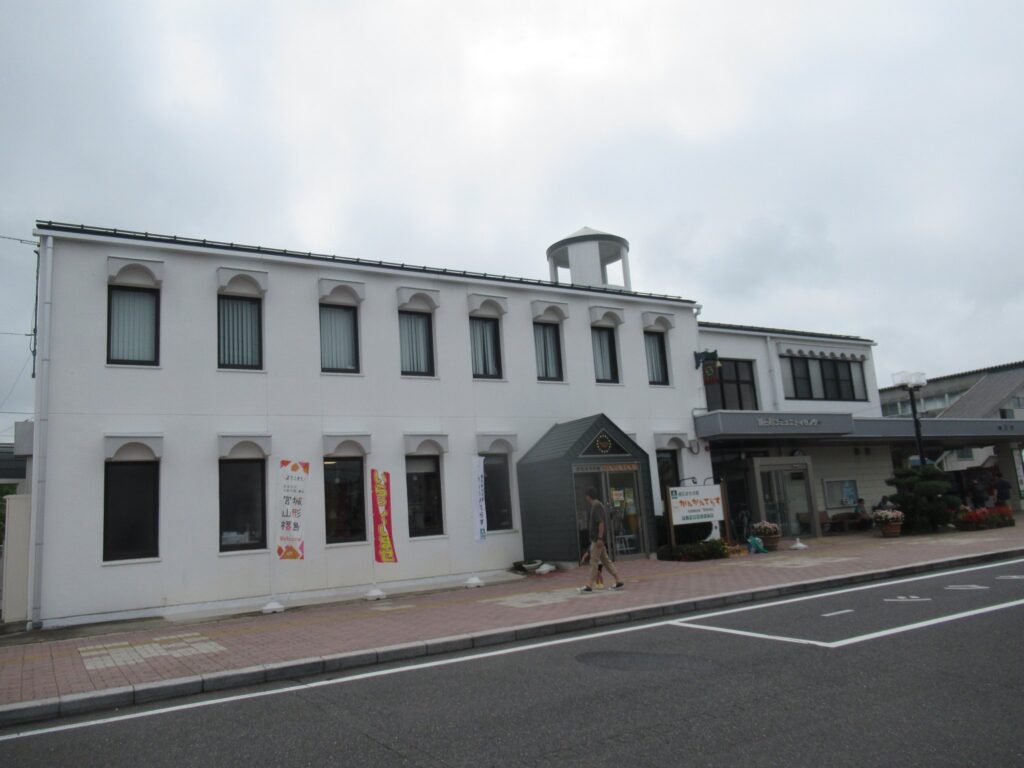 鏡石駅は、福島県岩瀬郡鏡石町中央にある、JR東日本東北本線の駅。