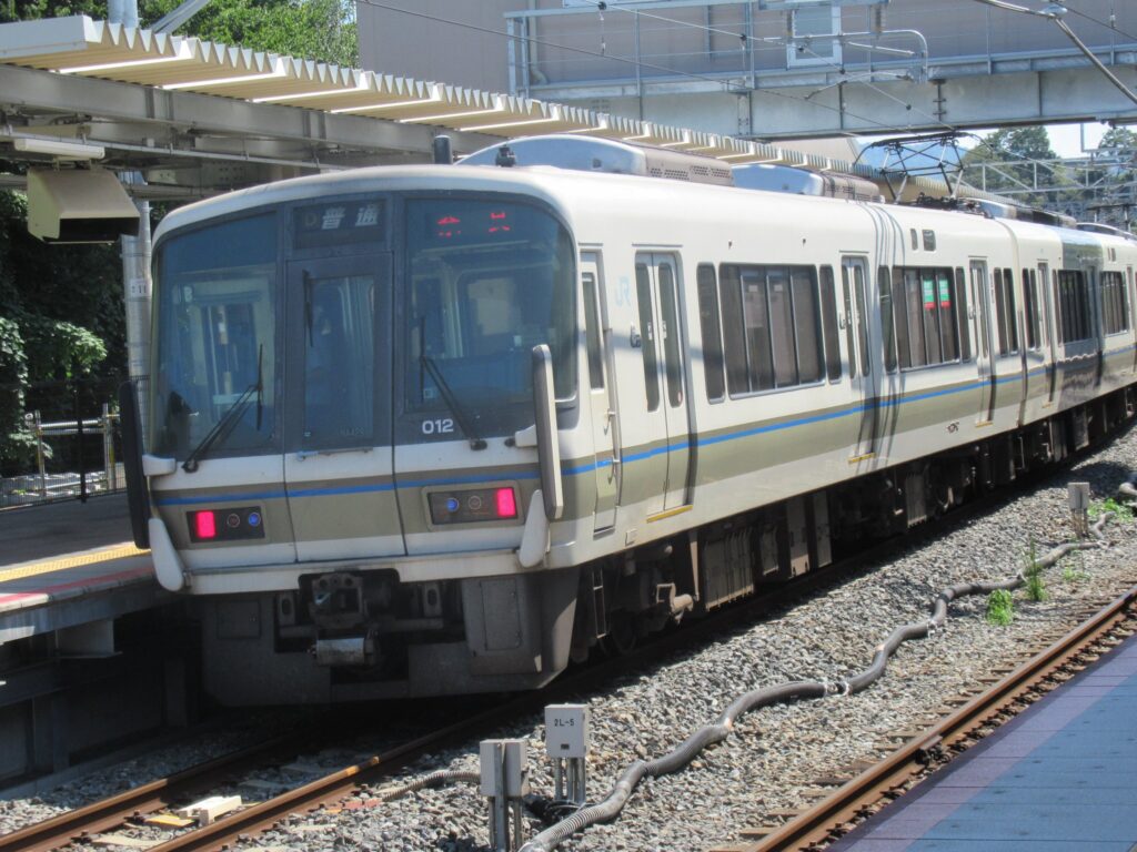 桃山駅は、京都市伏見区桃山町鍋島にある、JR西日本奈良線の駅。