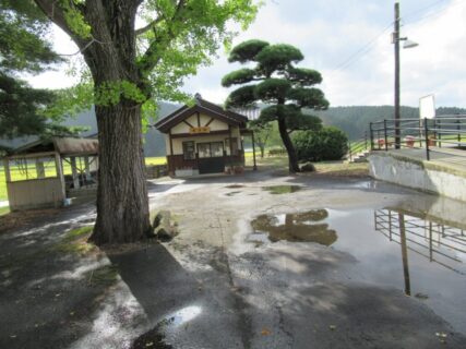 黒沢駅は、秋田県由利本荘市黒沢にある、由利高原鉄道鳥海山ろく線の駅。