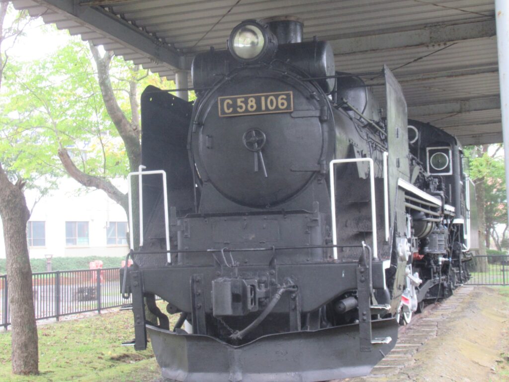 釧路市幸町公園に保存されている、蒸気機関車C58形106号機。