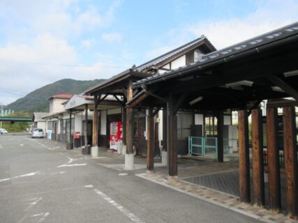 東城駅は、広島県庄原市東城町川東にある、JR西日本芸備線の駅。