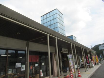 出雲三成駅は、島根県仁多郡奥出雲町三成にある、JR西日本木次線の駅。