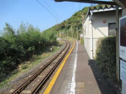 長江駅は、島根県松江市東長江町にある、一畑電車北松江線の駅。
