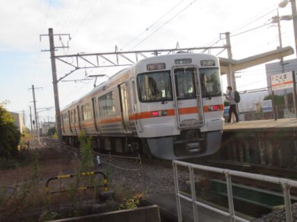 国母駅は、山梨県中巨摩郡昭和町西条にある、JR東海身延線の駅。