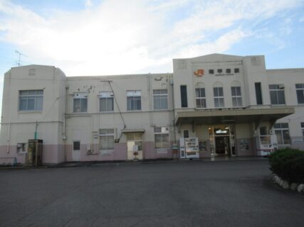 南甲府駅は、山梨県甲府市南口町にある、JR東海身延線の駅。
