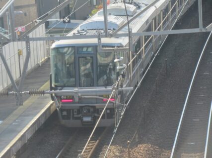 はりま勝原駅は、兵庫県姫路市勝原区熊見にある、JR西日本山陽本線の駅。