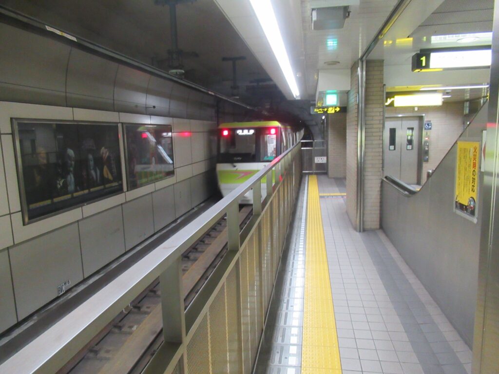 西長堀駅は、大阪市西区にある、千日前線と長堀鶴見緑地線の駅。