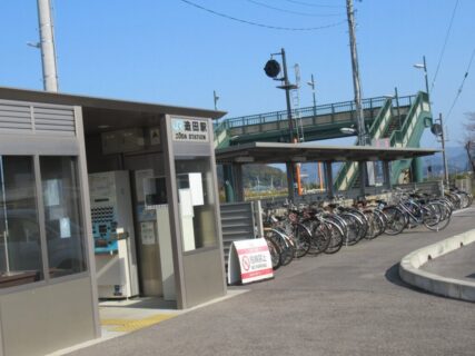 造田駅は、香川県さぬき市造田野間田にある、JR四国高徳線の駅。