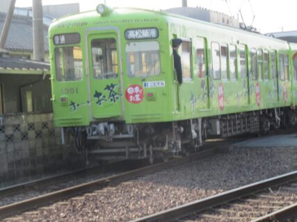井戸駅は、香川県木田郡三木町にある、高松琴平電気鉄道長尾線の駅。