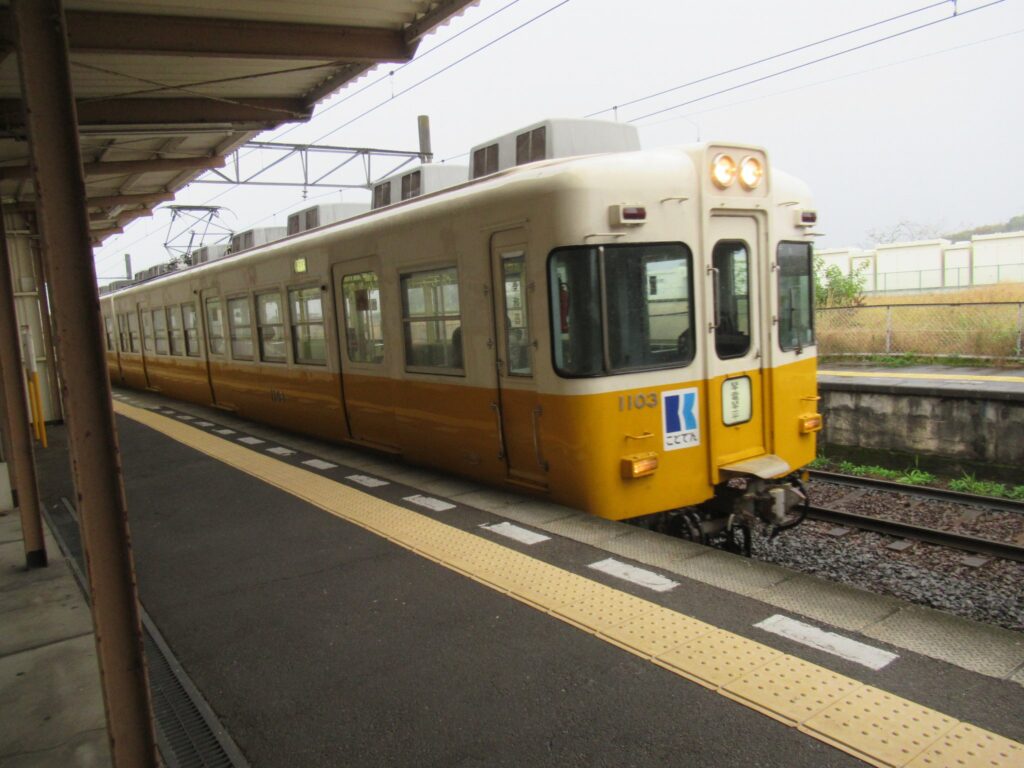 岡本駅は、香川県高松市岡本町にある、高松琴平電気鉄道琴平線の駅。