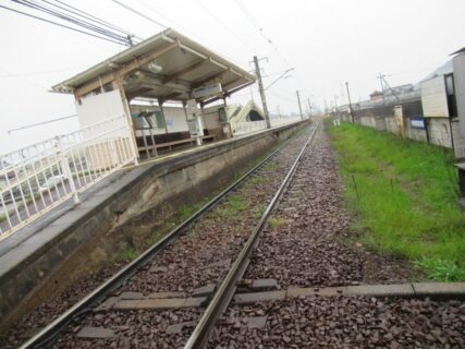 栗熊駅は、香川県丸亀市綾歌町にある、高松琴平電気鉄道琴平線の駅。
