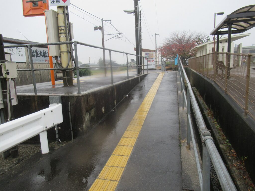 比地大駅は、香川県三豊市豊中町比地大にある、JR四国予讃線の駅。