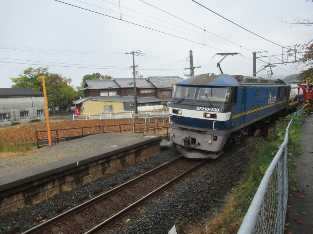 津島ノ宮駅は、香川県三豊市三野町大見にある、JR四国予讃線の臨時駅。