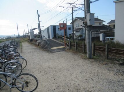 柳原駅は、愛媛県松山市府中にある、JR四国予讃線の駅。