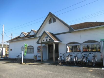 浅海駅は、愛媛県松山市浅海本谷にある、JR四国予讃線の駅。