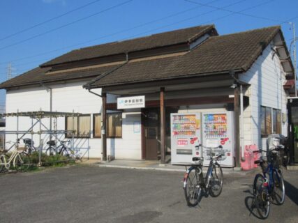 伊予富田駅は、愛媛県今治市上徳にある、JR四国予讃線の駅。