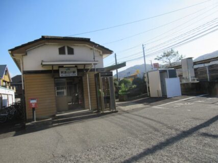 阿波山川駅は、徳島県吉野川市山川町湯立にある、JR四国徳島線の駅。