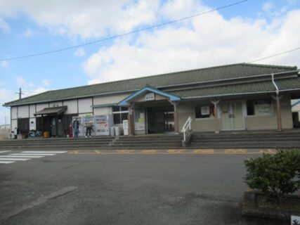 蔵本駅は、徳島県徳島市蔵本町二丁目にある、JR四国徳島線の駅。