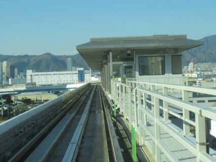 北埠頭駅は、神戸市中央区港島中町二丁目にある、神戸新交通の駅。