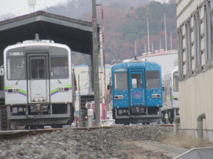井原鉄道本社と車両基地は、早雲の里荏原駅の構内にあります。
