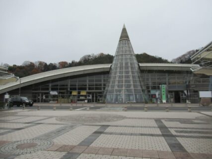 井原駅は、岡山県井原市七日市町にある、井原鉄道井原線の駅。