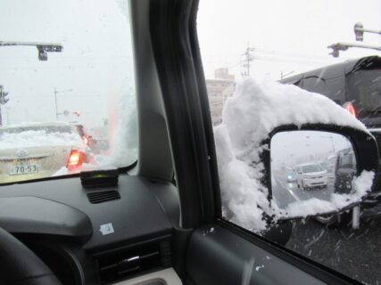 一晩中降り続いた大雪で積雪大慌てVS予想外のピーカン@広島県。